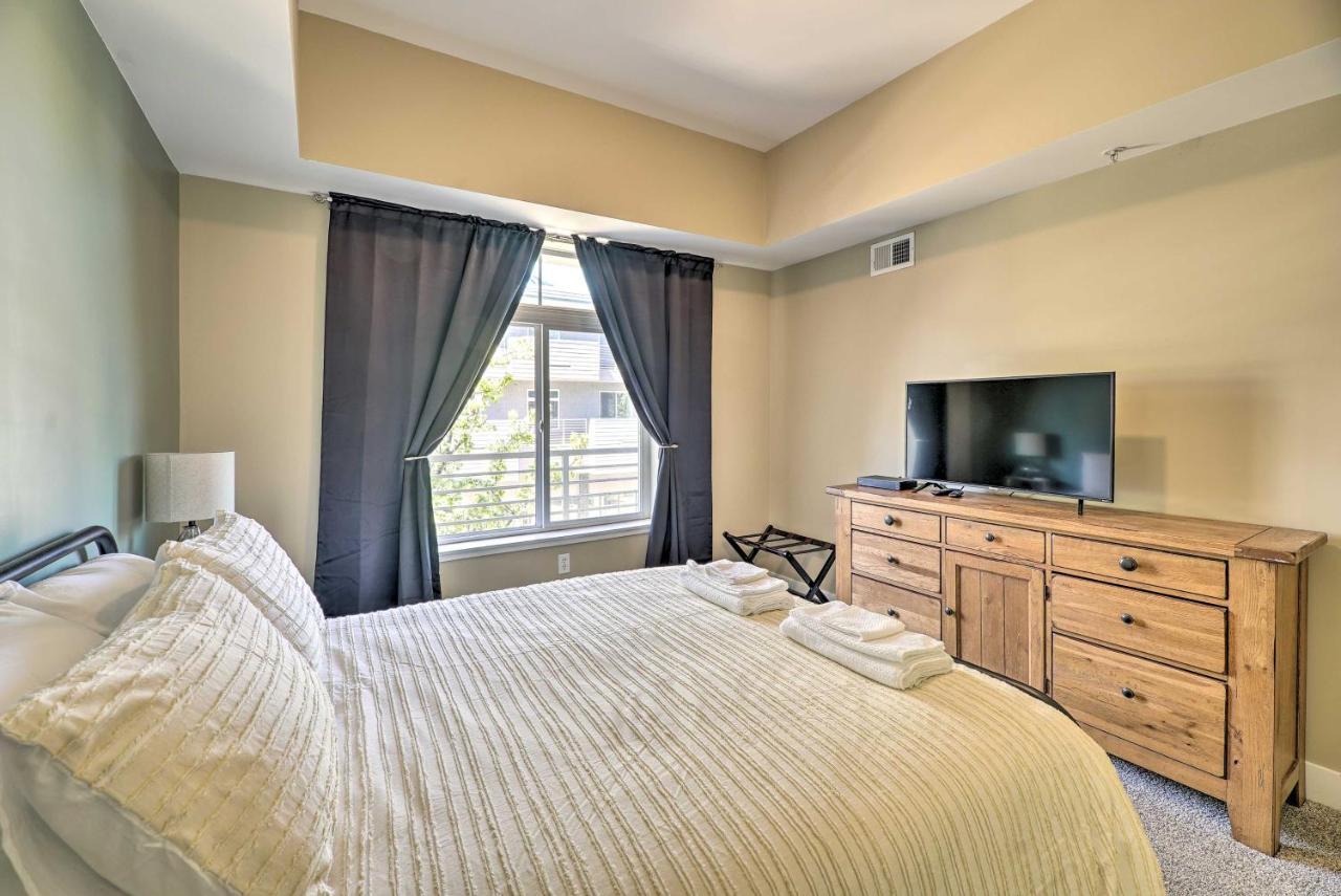 Grand Haven Condo - Walk To Nearby Hot Spots! Esterno foto