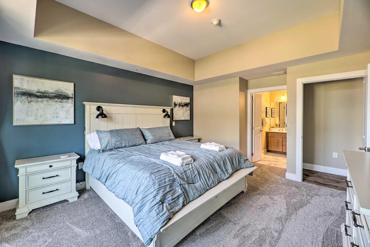 Grand Haven Condo - Walk To Nearby Hot Spots! Esterno foto