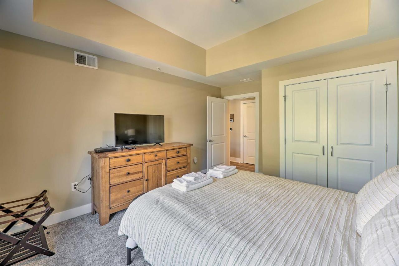 Grand Haven Condo - Walk To Nearby Hot Spots! Esterno foto